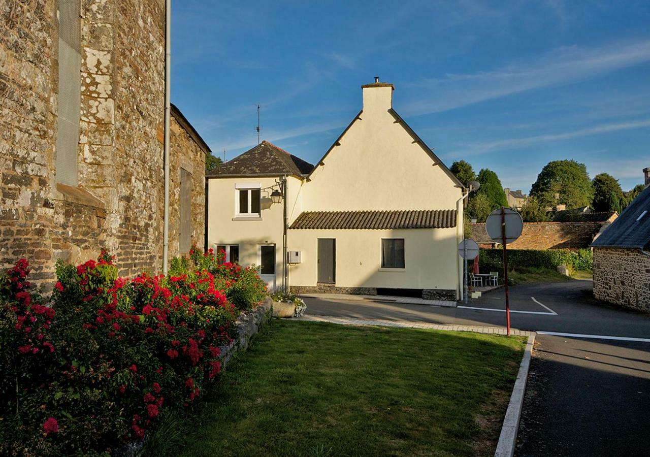 Auberge Le Canard Qui Rit Plelauff Экстерьер фото