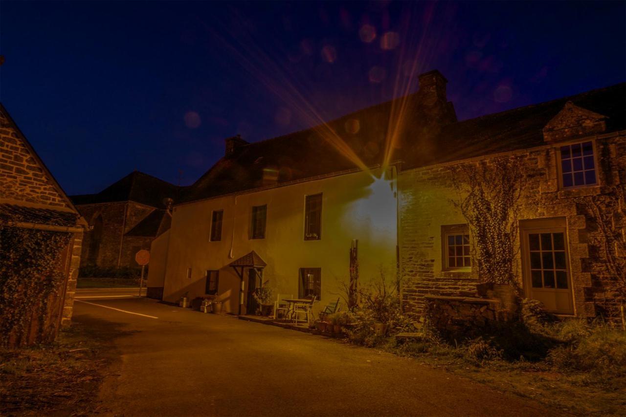 Auberge Le Canard Qui Rit Plelauff Экстерьер фото